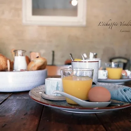 فندق مبيت وإفطار L'echappee Vendeenne Saint-Aubin-la-Plaine