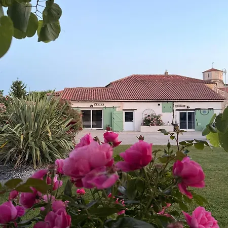 לינה וארוחת בוקר L'echappee Vendeenne Saint-Aubin-la-Plaine